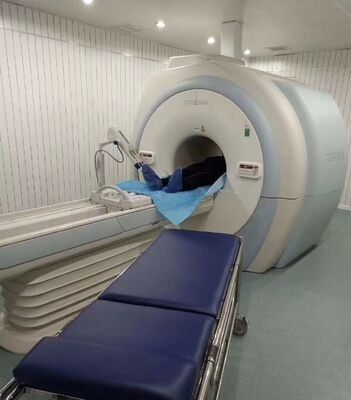 Wodoszczelne składane, niemagnetyczne nosze z maksymalnym obciążeniem 240 kg do rezonansu magnetycznego i zastosowań medycznych