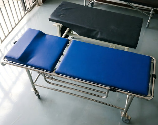240 kg Maksymalne obciążenie 37,5 kg Lekkie urządzenie do rezonansu magnetycznego Bezpieczne, niemagnetyczne nosze do transportu pacjentów