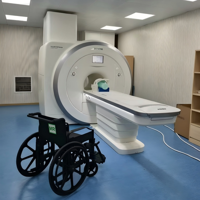 Niemagnetyczne wózki inwalidzkie z stałym oparciem pleców 460 mm Rozmiar siedzenia i ustawialne oparcie stóp do pomieszczeń MRI