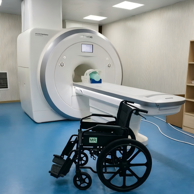 Łatwy składany wózek inwalidzki pediatryczny bezmagnetyczny z pięciopunktowym pasem do bezpiecznego transportu