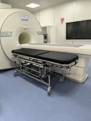 Zkładany, niemagnetyczny noszek medyczny przeznaczony do pomieszczeń MRI Lekkie, przenośne i trwałe rozwiązanie transportu pacjenta